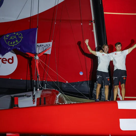 Cinquièmes, Basile Bourgnon et Emmanuel Le Roch marquent les esprits sur cette Transat Café L'Or