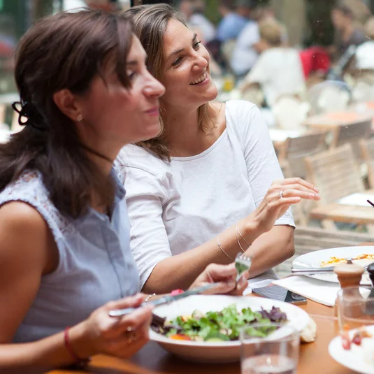 94% of French employees plan to reduce their spending in restaurants in 2024